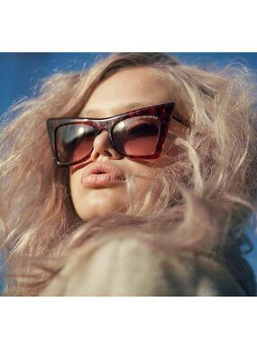 RARE Wildfox "Ivy" Thick Sharp Cat Eye Sunglasses, Pink Tortoise